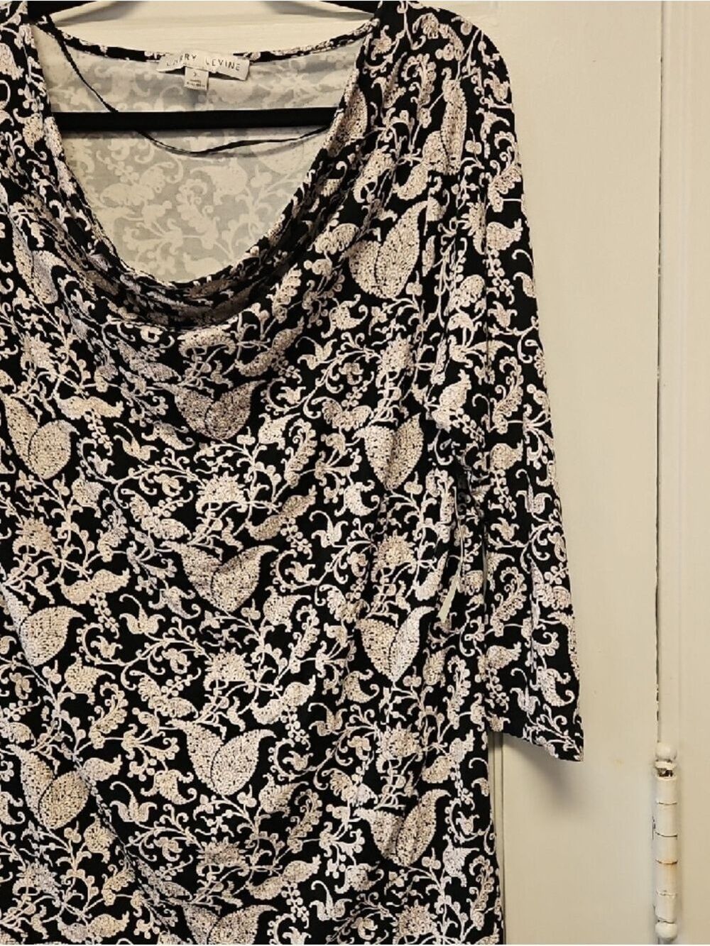 Larry Levine Black and White Cowl Neck 3/4 Sleeve Top XL - Picture 3 of 9